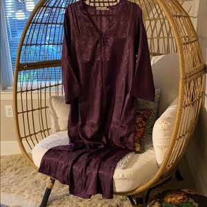 Natori Zip Polyester Caftan SZ Large.  Never worn